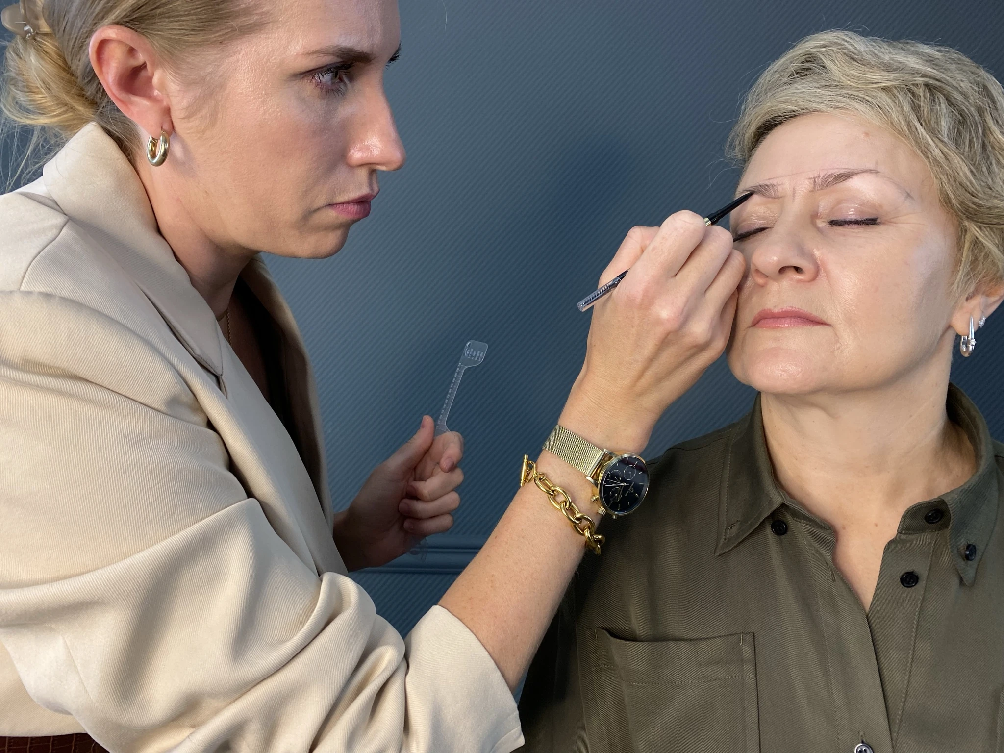 Der Ablauf Ihrer Powder Brows Behandlung vorher-nachher